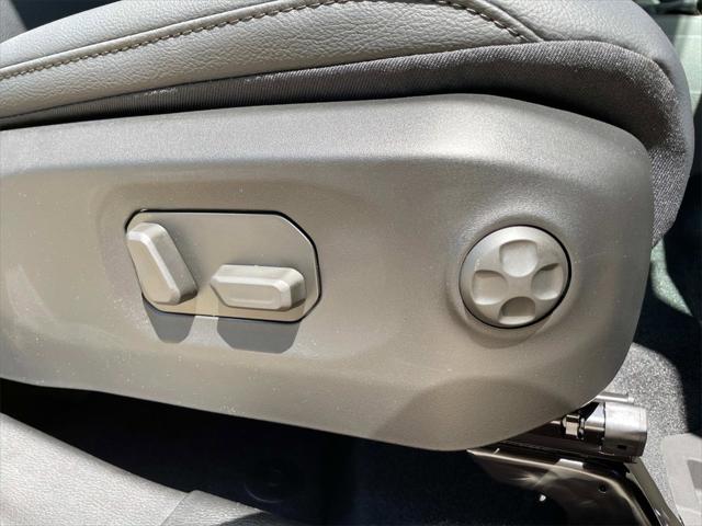 2025 Jeep Gladiator Sport S photo 24