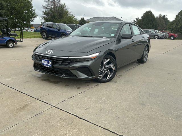 2025 Hyundai Elantra SEL's photo