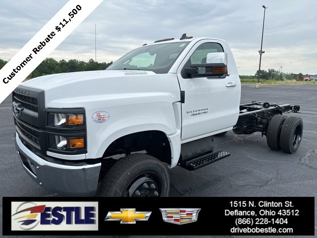 2024 Chevrolet Silverado 4500 Medium Duty Chassis Cab 1LT's photo