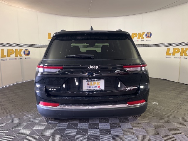 2025 Jeep Grand Cherokee Laredo X photo 4