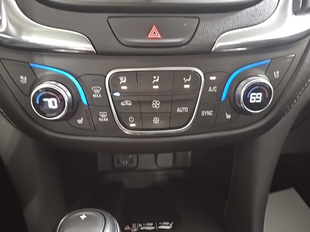 2018 Chevrolet Equinox Premier photo 11