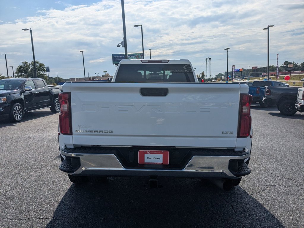 2022 Chevrolet Silverado 3500HD LTZ photo 4