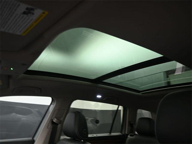 2026 Volkswagen Atlas SE Technology photo 2