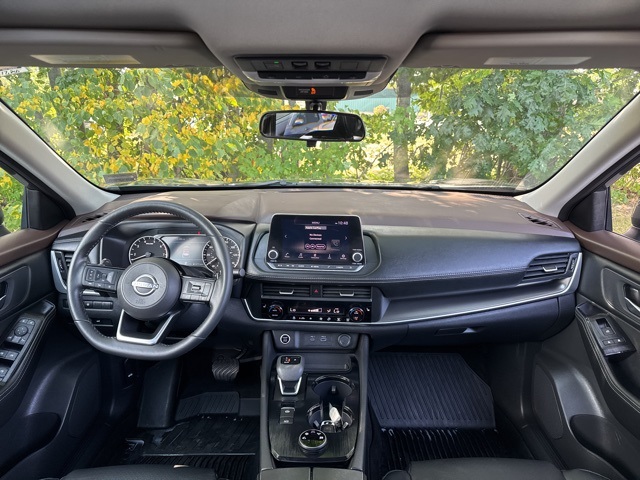 2023 Nissan Rogue SV photo 19