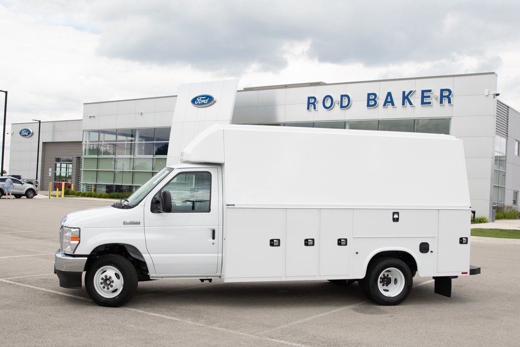 2026 Ford E-350 Base photo 2