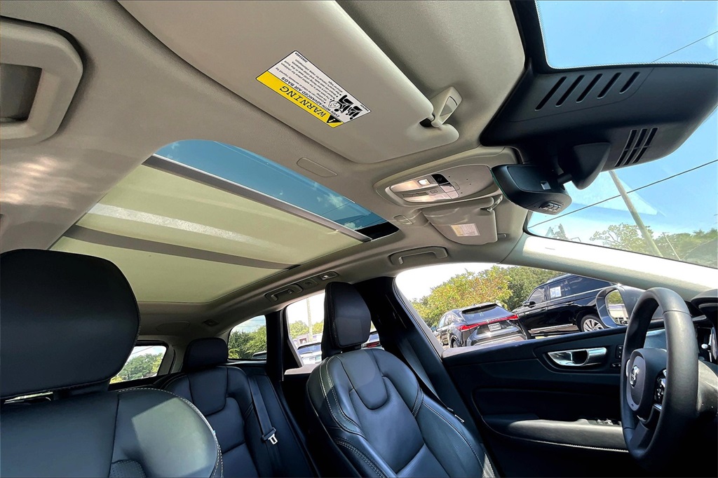 2023 Volvo XC60 B5 Ultimate photo 25