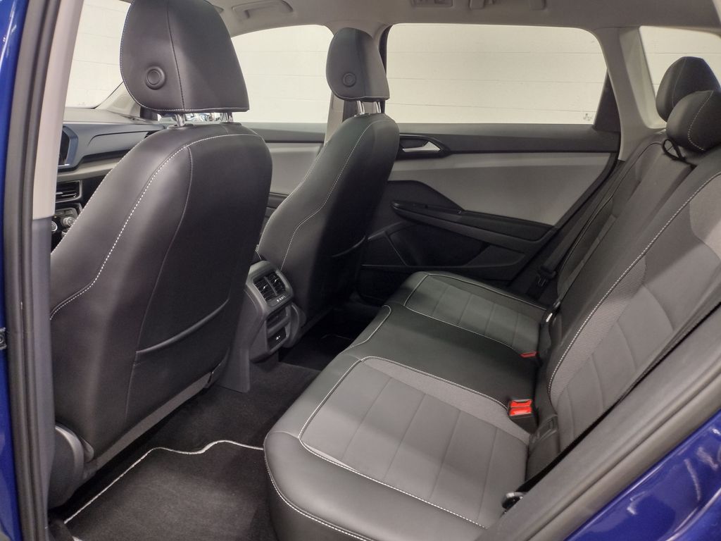 2023 Volkswagen Taos SE photo 22