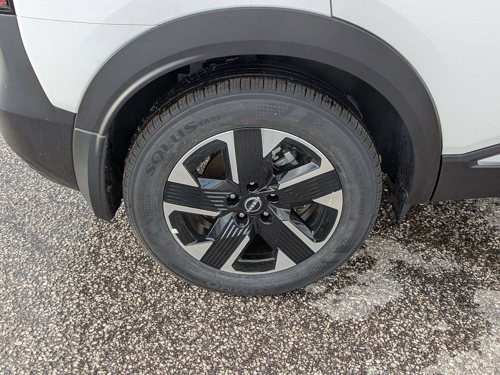 2025 Nissan Kicks SV photo 23