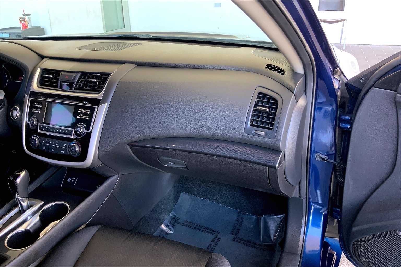 2018 Nissan Altima 2.5 SR photo 18