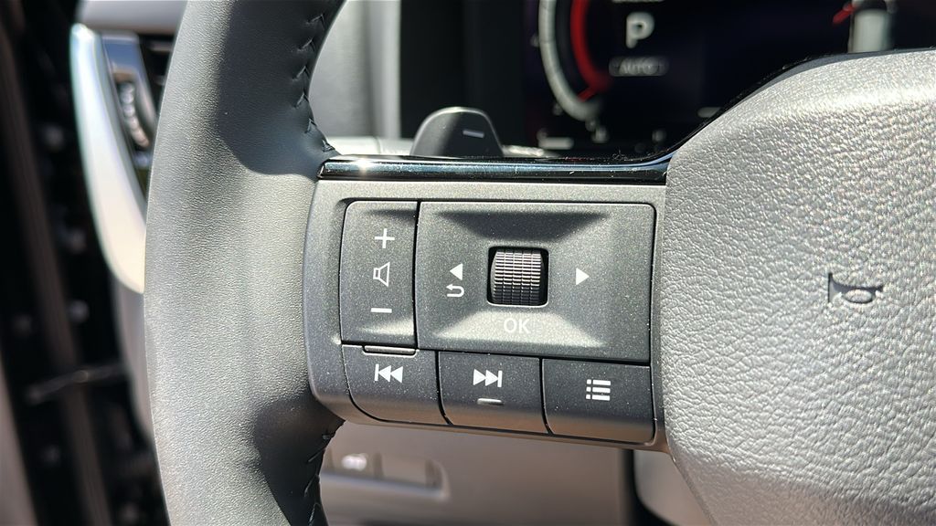 2025 Nissan Rogue SL photo 14