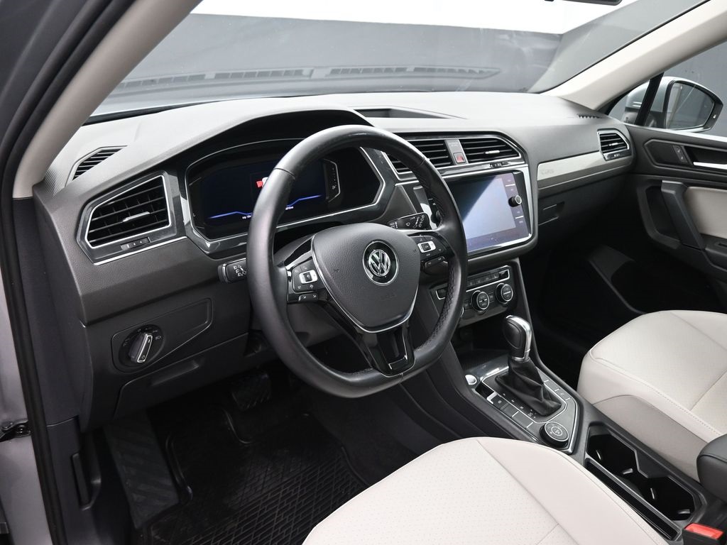 2019 Volkswagen Tiguan SEL photo 17