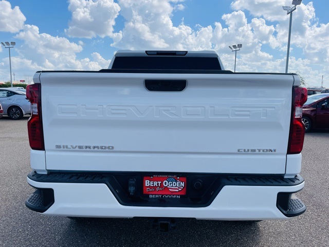 2023 Chevrolet Silverado 1500 Custom photo 5