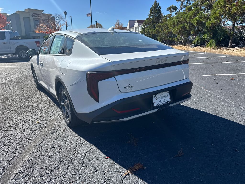 2025 Kia K4 LXS photo 4