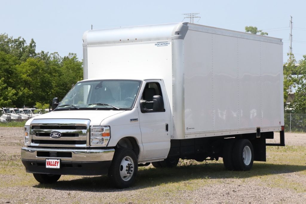 2026 Ford E-450 photo 3
