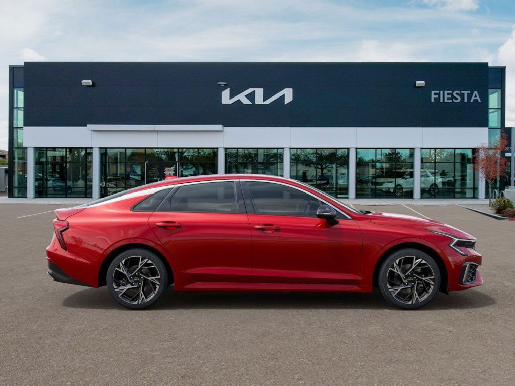2025 Kia K5 GT-Line photo 7