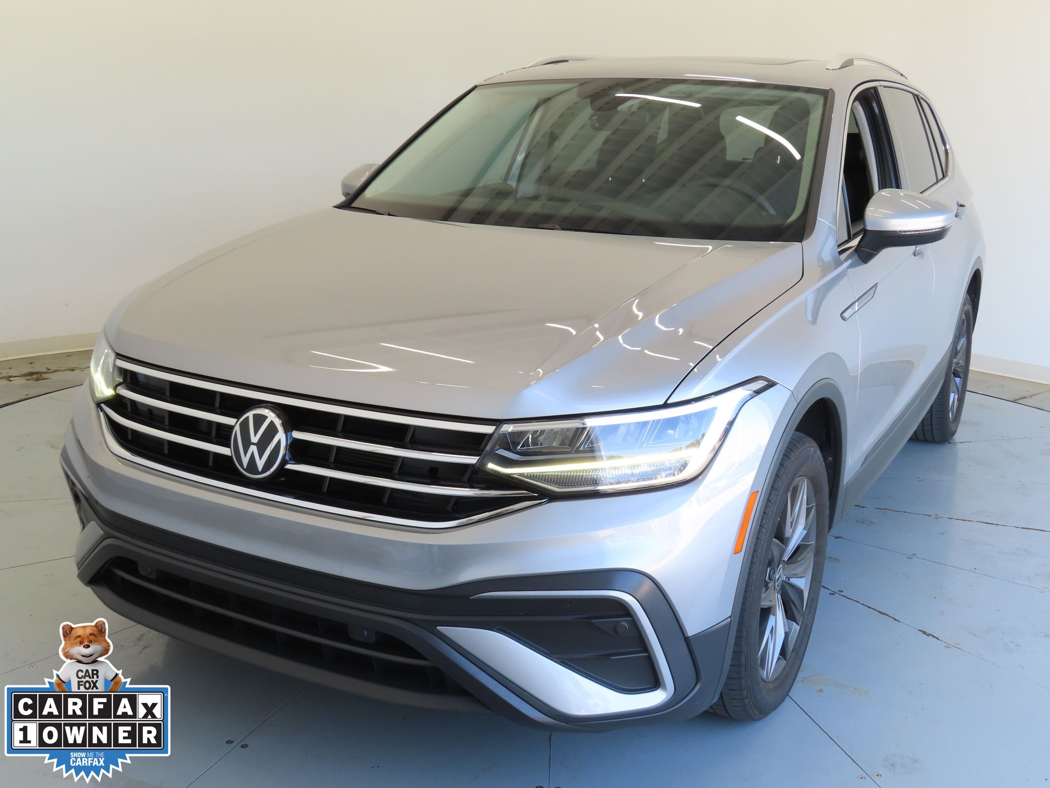 2023 Volkswagen Tiguan SE photo 7