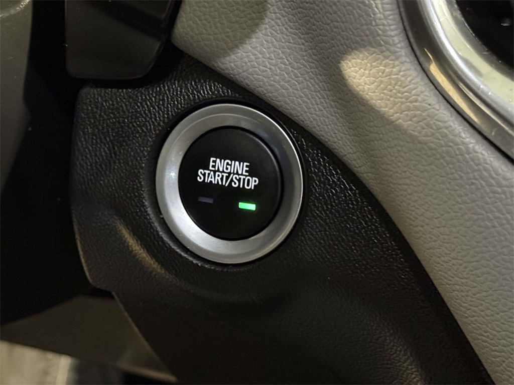 2020 Chevrolet Equinox LS photo 25