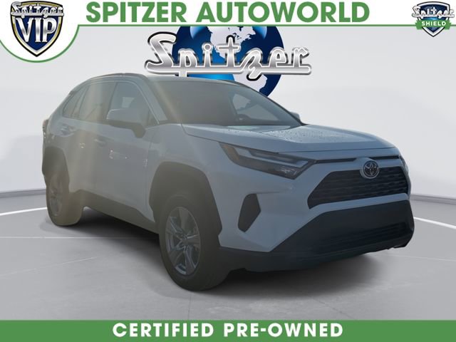 2024 Toyota RAV4 XLE's photo