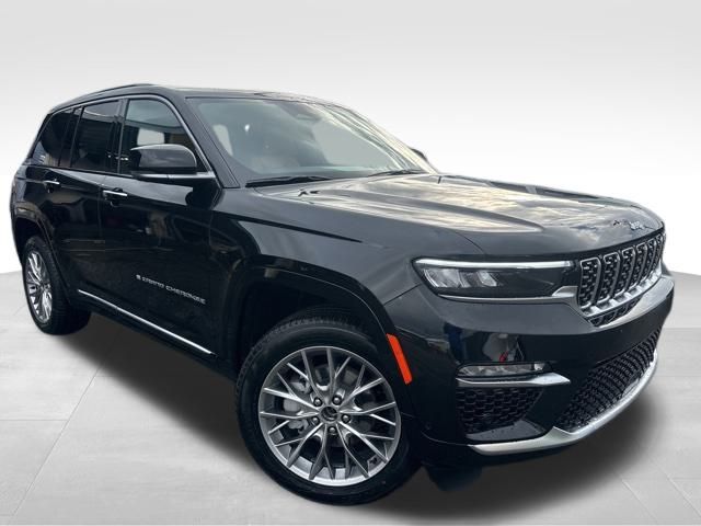 2025 Jeep Grand Cherokee Summit's photo