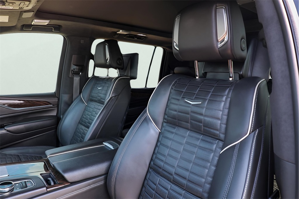 2023 Cadillac Escalade ESV Sport Platinum photo 10