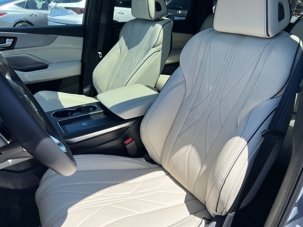 2025 Acura MDX SH-AWD A-Spec Advance photo 13