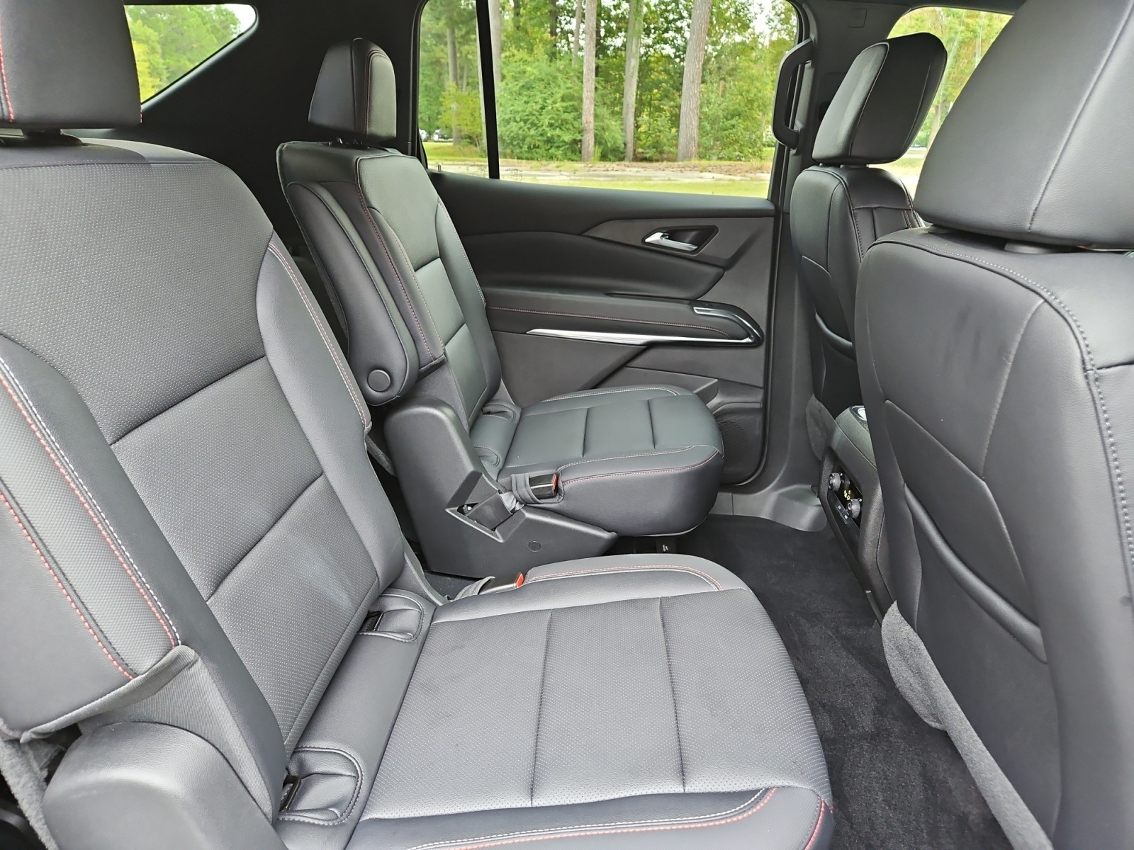 2025 Chevrolet Traverse Z71 photo 16
