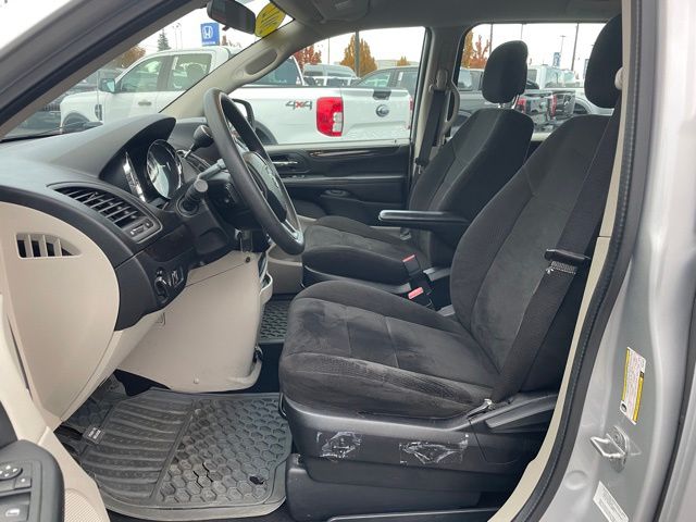 2012 Dodge Grand Caravan SE photo 2