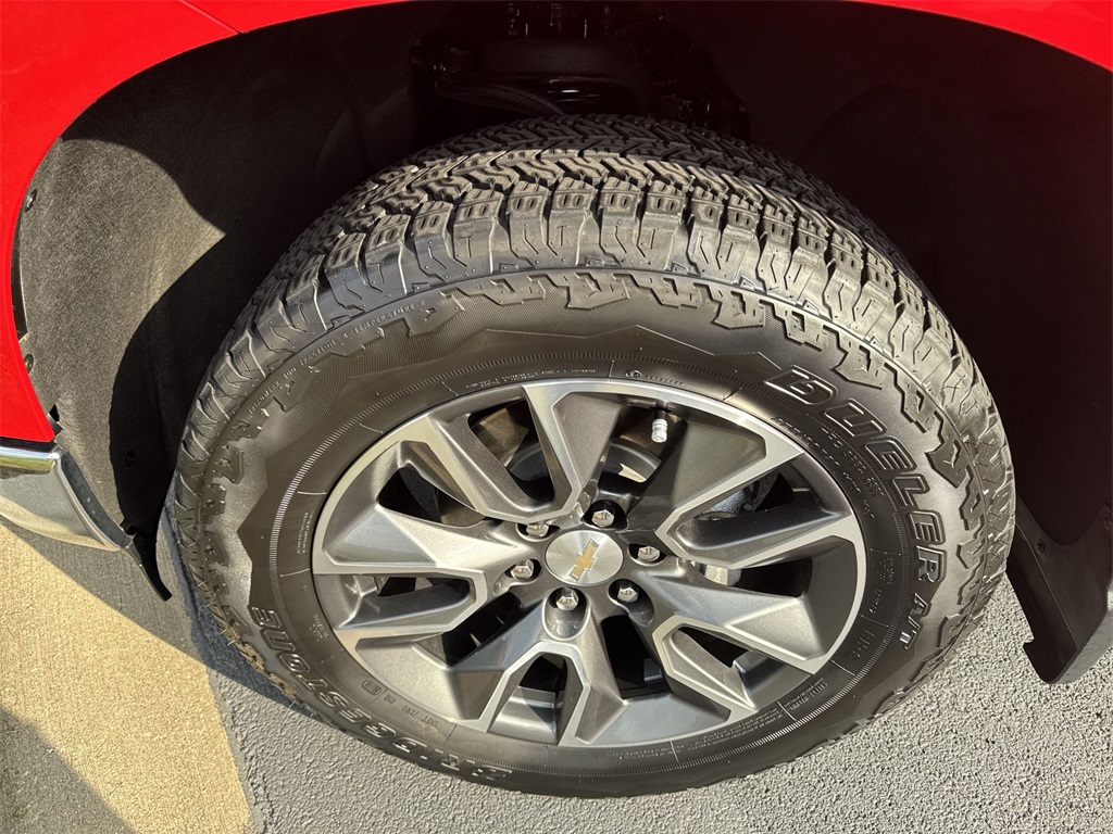 2023 Chevrolet Silverado 1500 LT photo 16