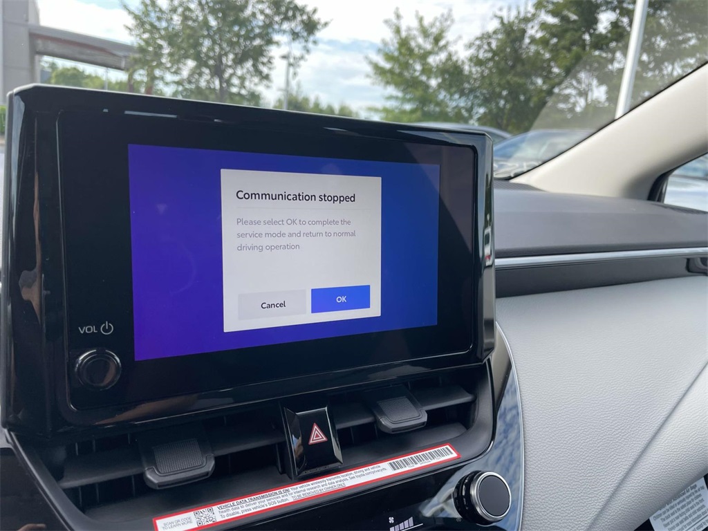 2025 Toyota Corolla LE photo 25