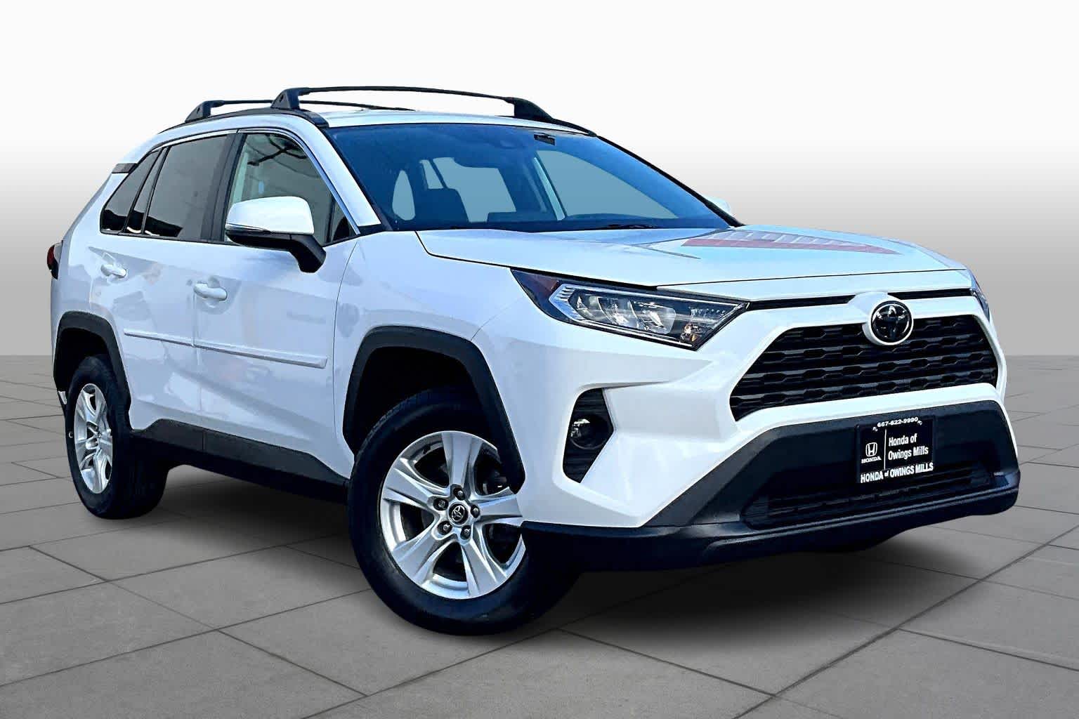2021 Toyota RAV4 XLE photo 2
