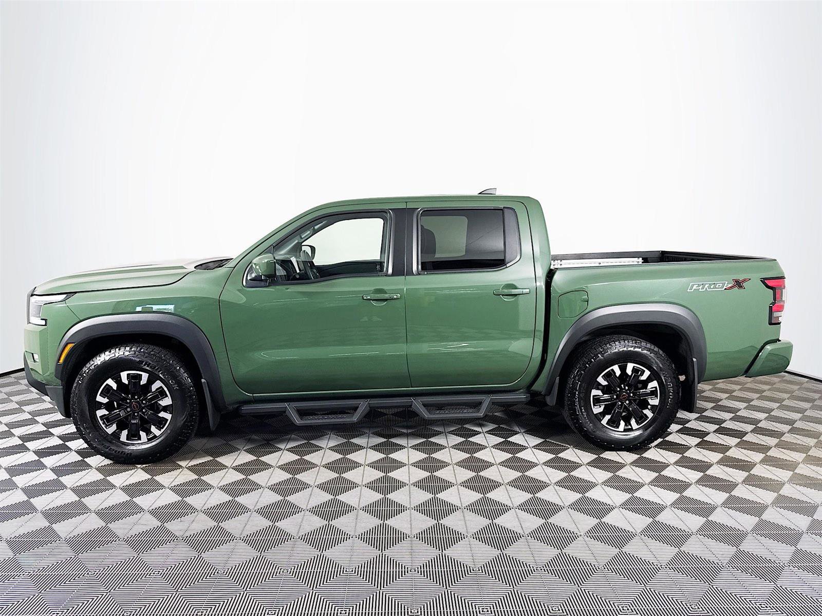 2024 Nissan Frontier PRO-X photo 4