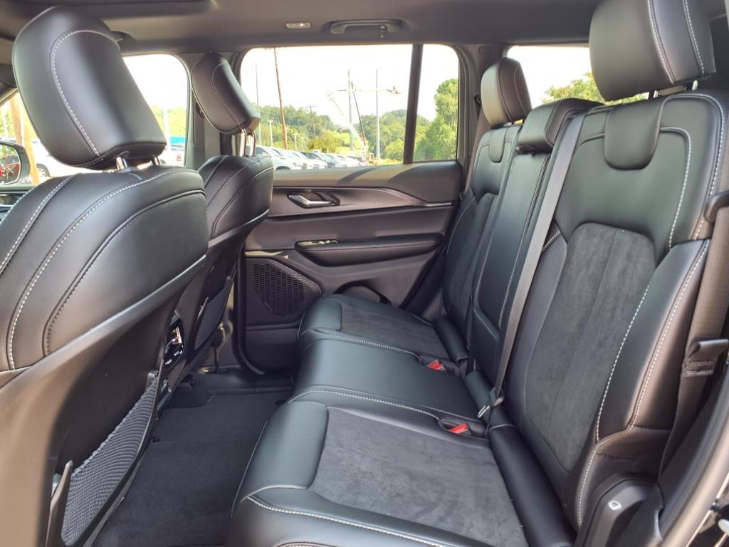 2025 Jeep Grand Cherokee Altitude X photo 23