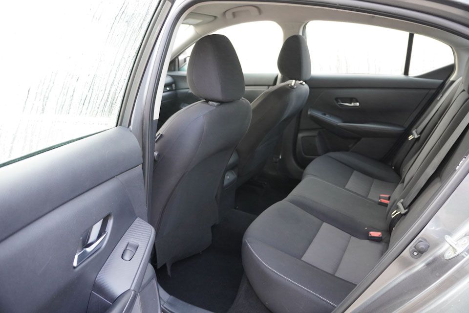2022 Nissan Sentra SV photo 16