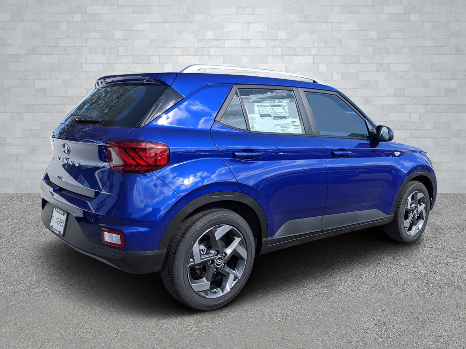 2025 Hyundai Venue SEL Limited photo 4