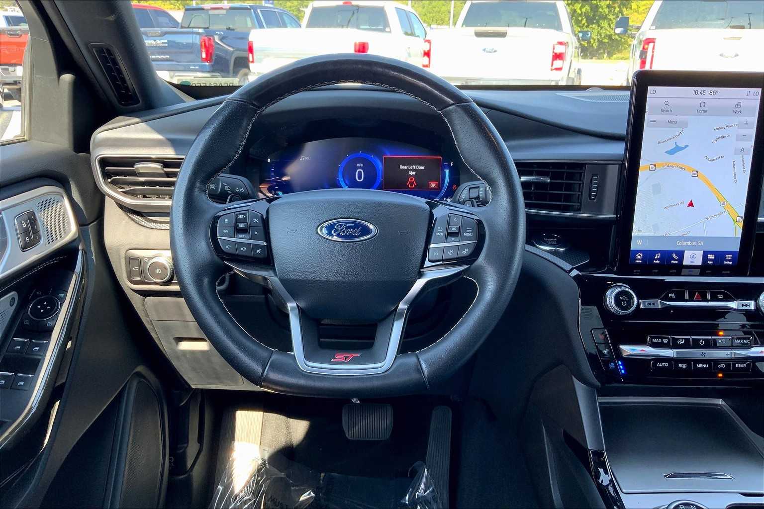2023 Ford Explorer ST photo 4