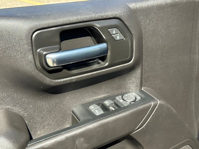2023 Chevrolet Silverado 1500 Custom photo 5