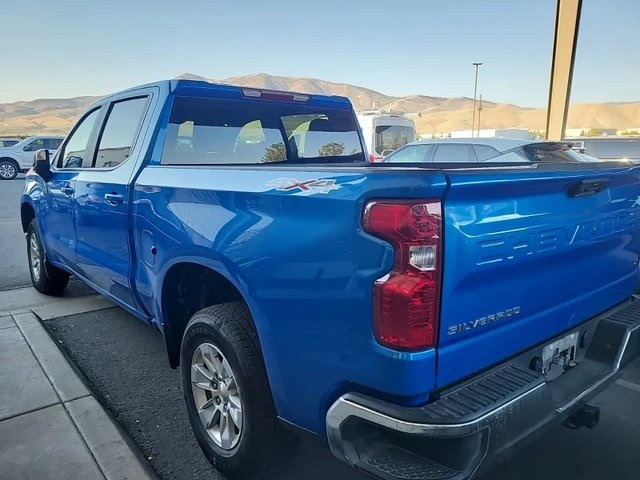 2025 Chevrolet Silverado 1500 LT photo 2