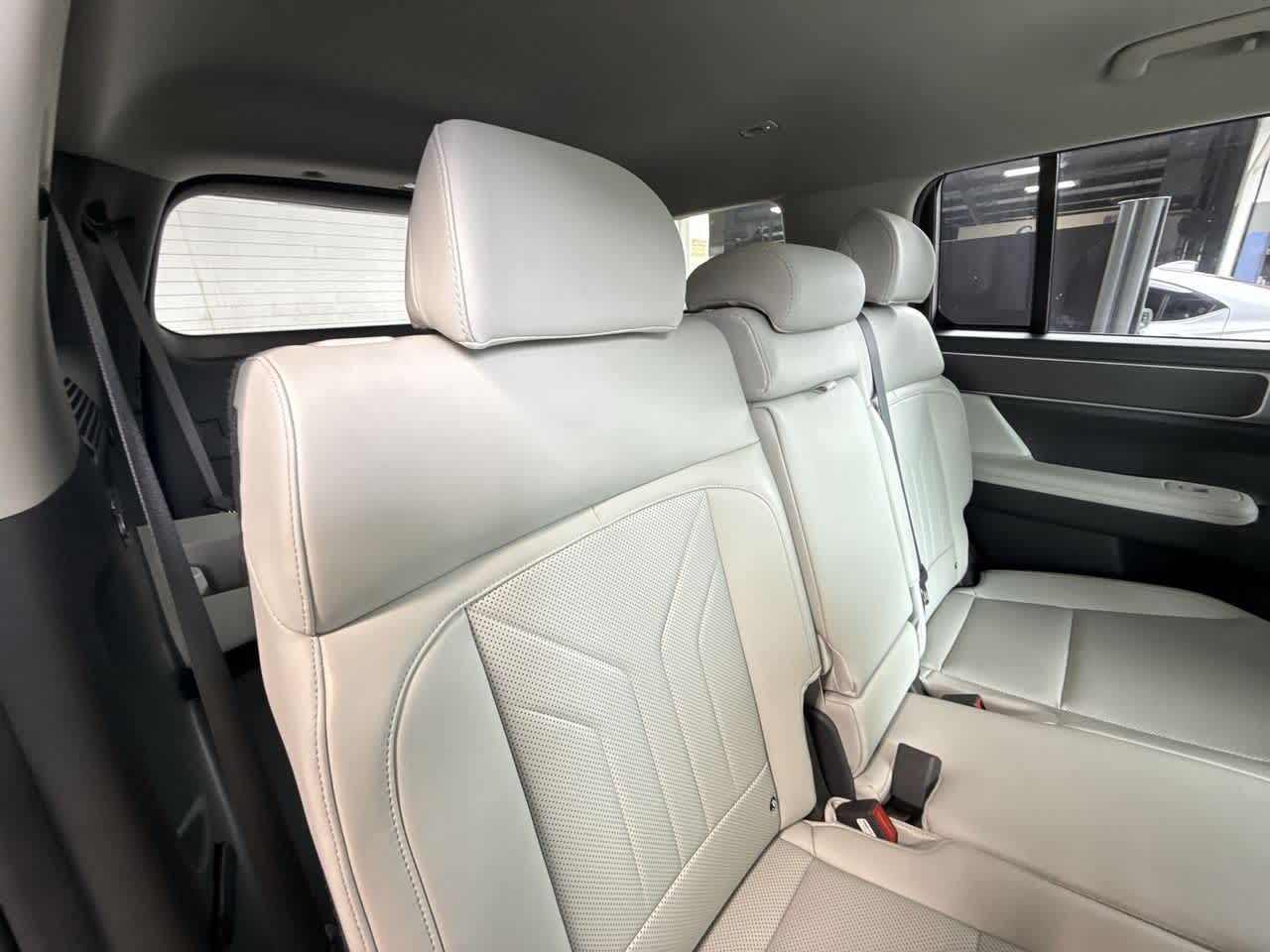 2025 Hyundai Santa Fe SEL photo 19