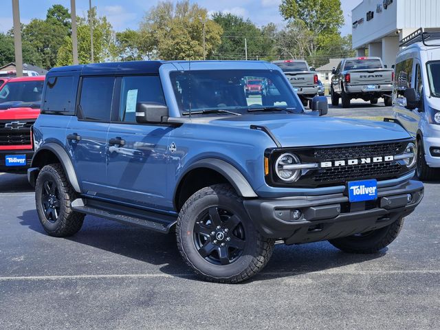 2025 Ford Bronco Outer Banks photo 2