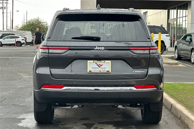 2025 Jeep Grand Cherokee Laredo X photo 4