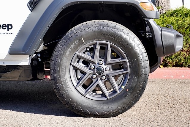 New 2026 Bright White Clear-Coat Exterior Paint Jeep Sport S image 8