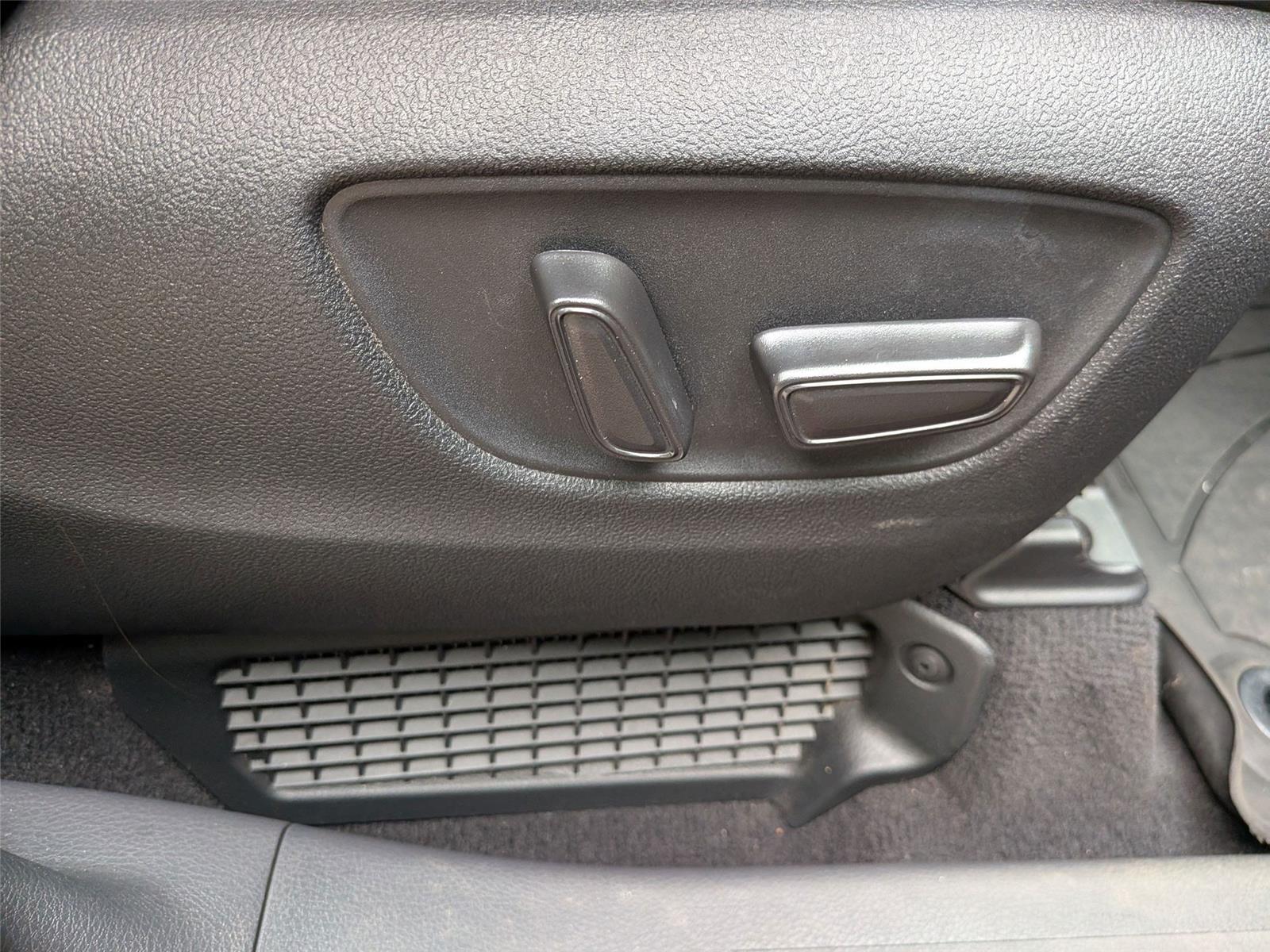 2022 Toyota Sienna XSE photo 34