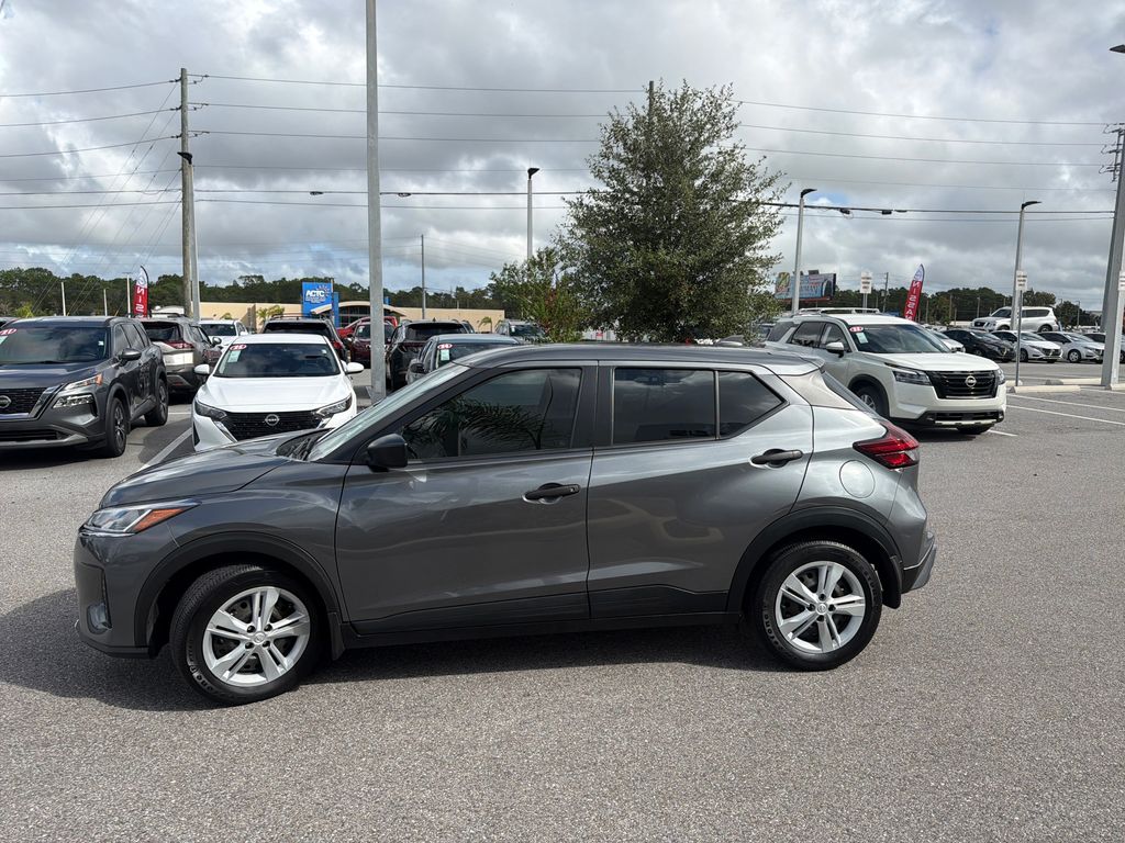2021 Nissan Kicks S photo 4