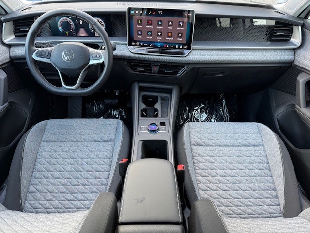 2025 Volkswagen Tiguan S photo 17
