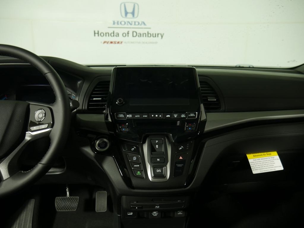 2026 Honda Odyssey Touring photo 12