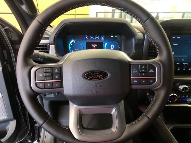 2025 Ford F-150 Lariat photo 12