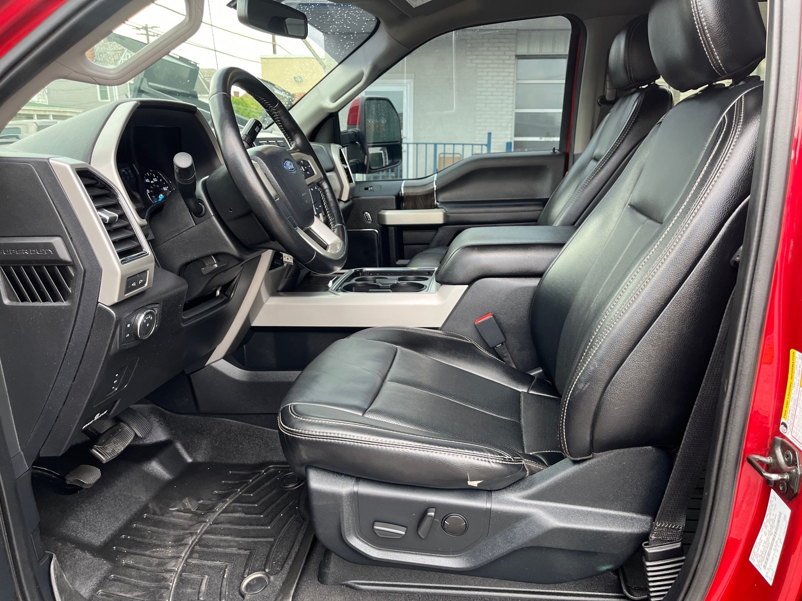 2021 Ford F-250 Lariat photo 9