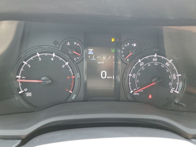 2022 Toyota 4Runner SR5 photo 3