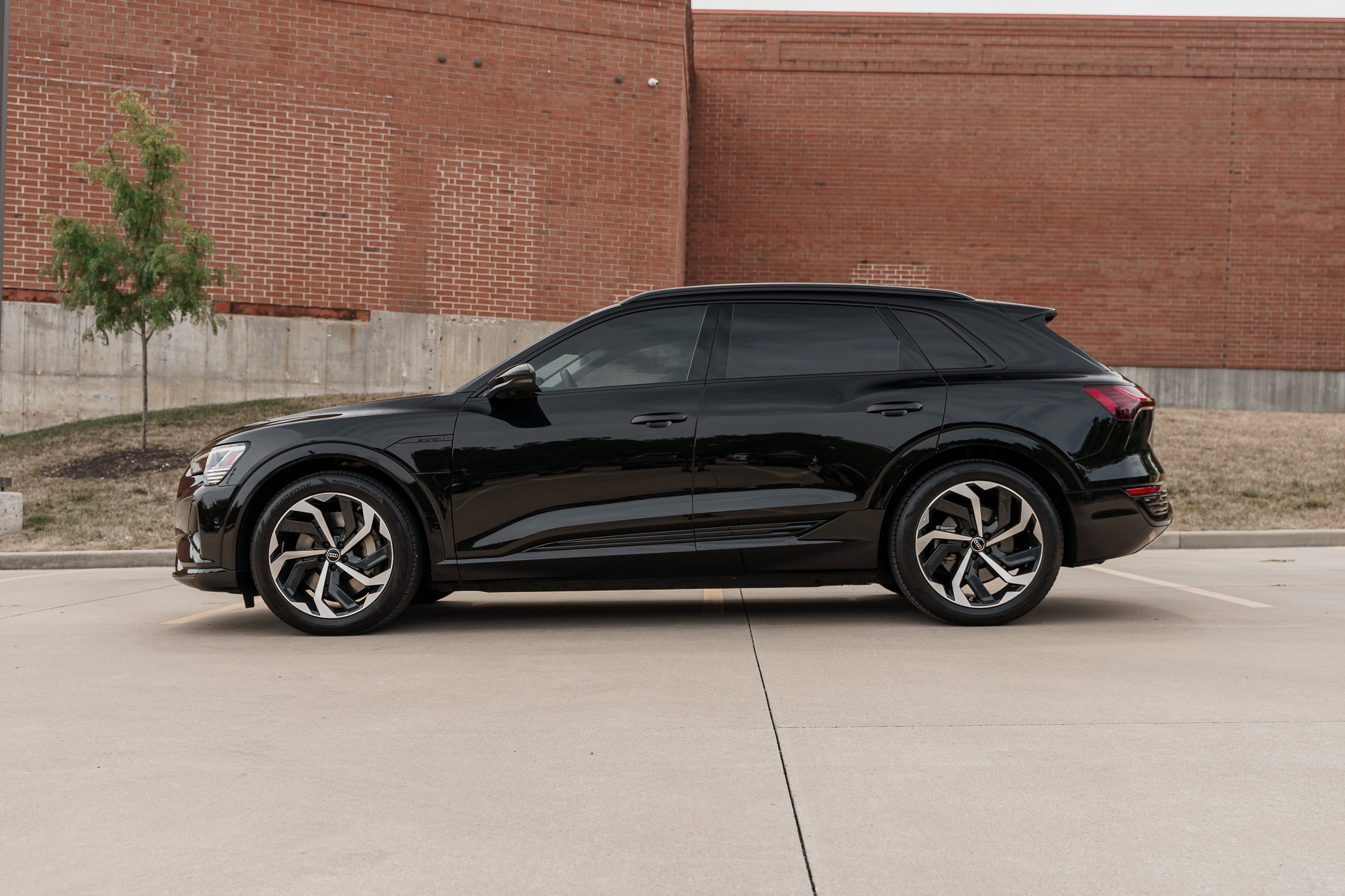 2024 Audi Q8 E-tron Prestige photo 6