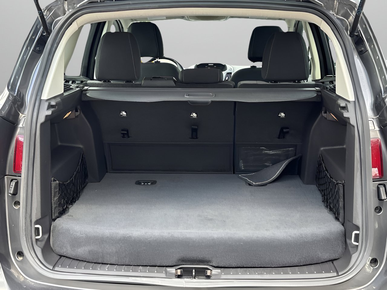 2016 Ford C-Max Hybrid SE photo 8